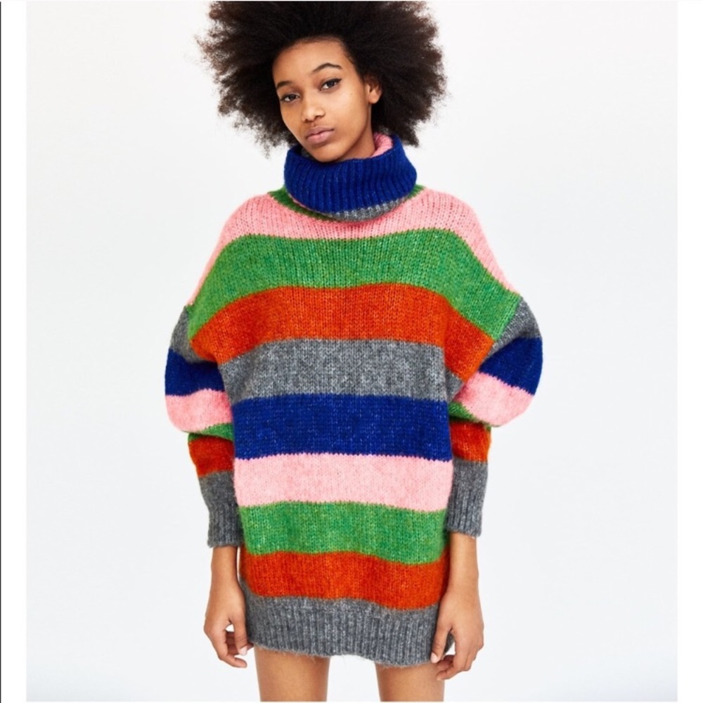 [ZARA] bloggers fave oversized striped sweater